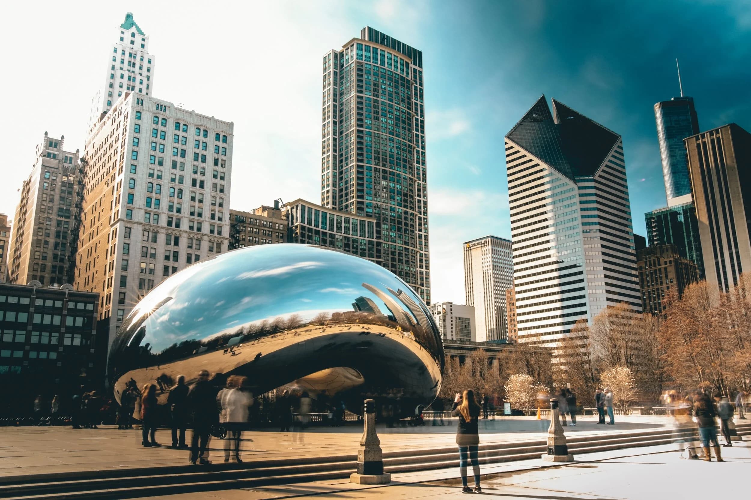 Cloud Gate and the Chicago skyline at Millennium Park